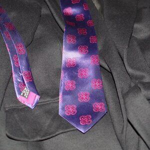 Altea Milano Silk Purple Red Floral necktie 61" x 3.25"